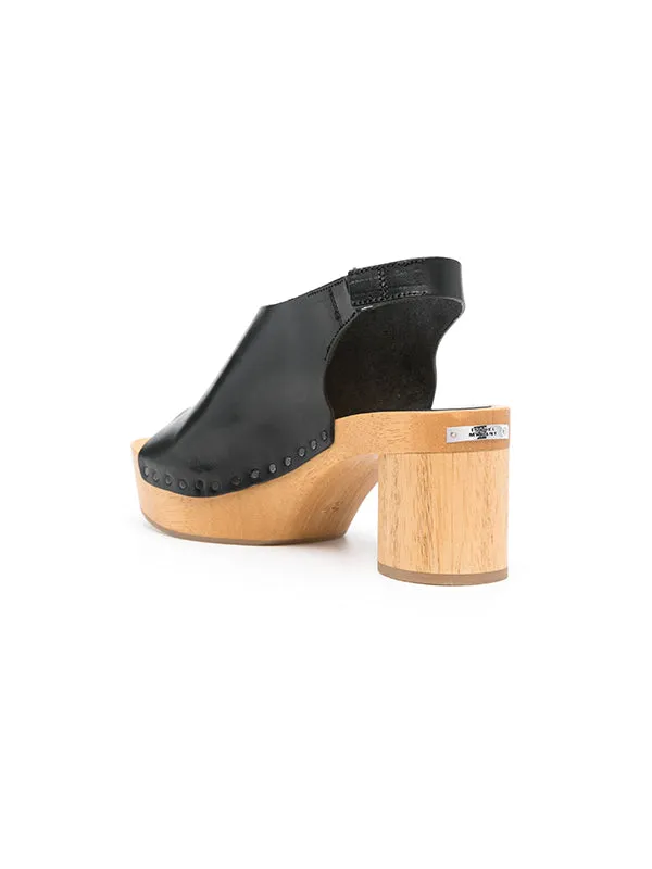 Okya Clog in Black